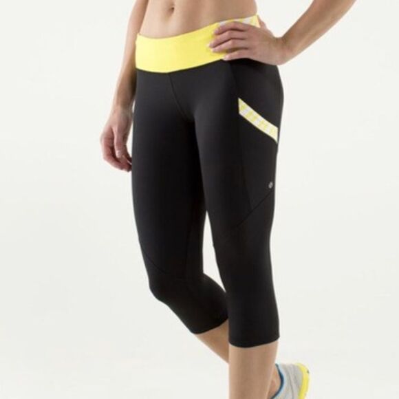 Lululemon Run Mod Moves Black cropped
Leggings size 4 - Picture 1 of 8